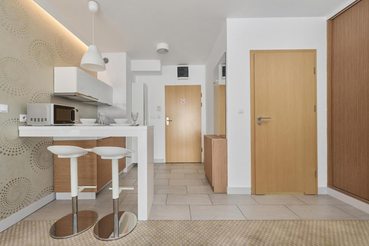Spacious Close To Centre By Renters Апартаменти