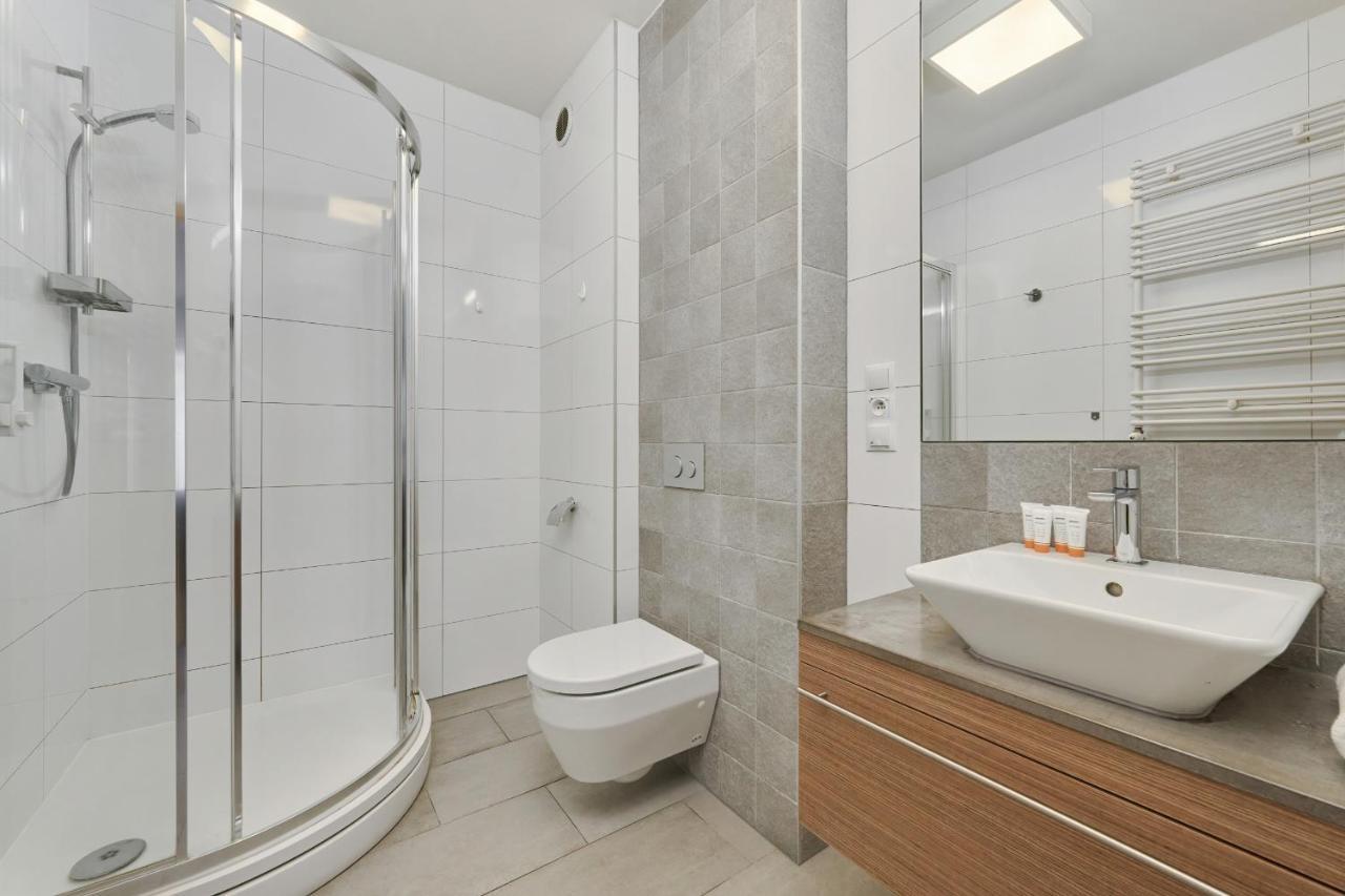 Spacious Close To Centre By Renters